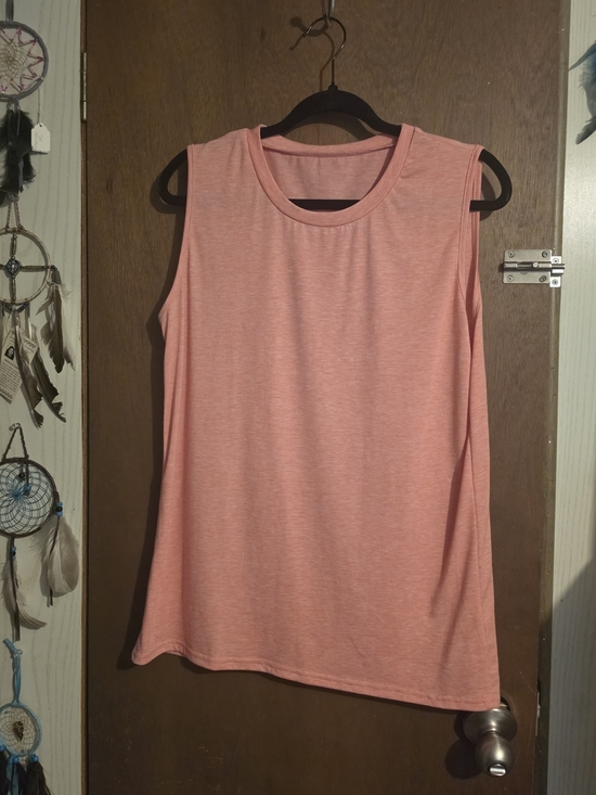 Tops - Sleeveless Pink Muscle Tank Top